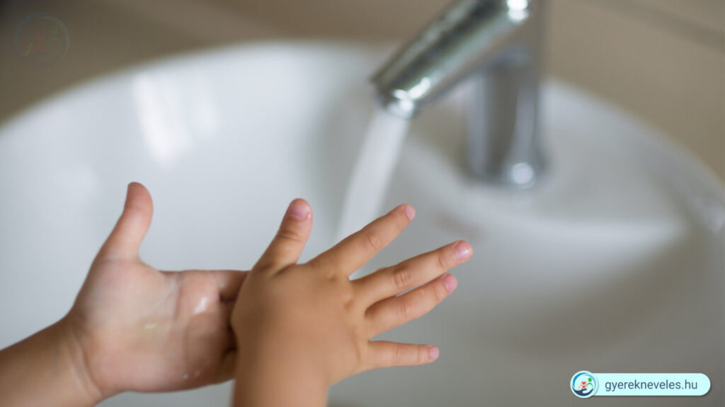 Gyerek folyatja a vizet - gyermeknevelés, gyereknevelés