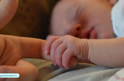 Mit tud az egyhetes baba?