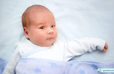 Mit tud a 3 hetes baba?